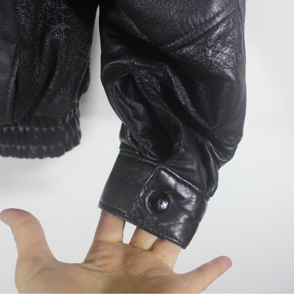 1980’s Italian Vintage Black Leather Bomber Jacket with Shearling Collar Sheep - Picture 8 of 10